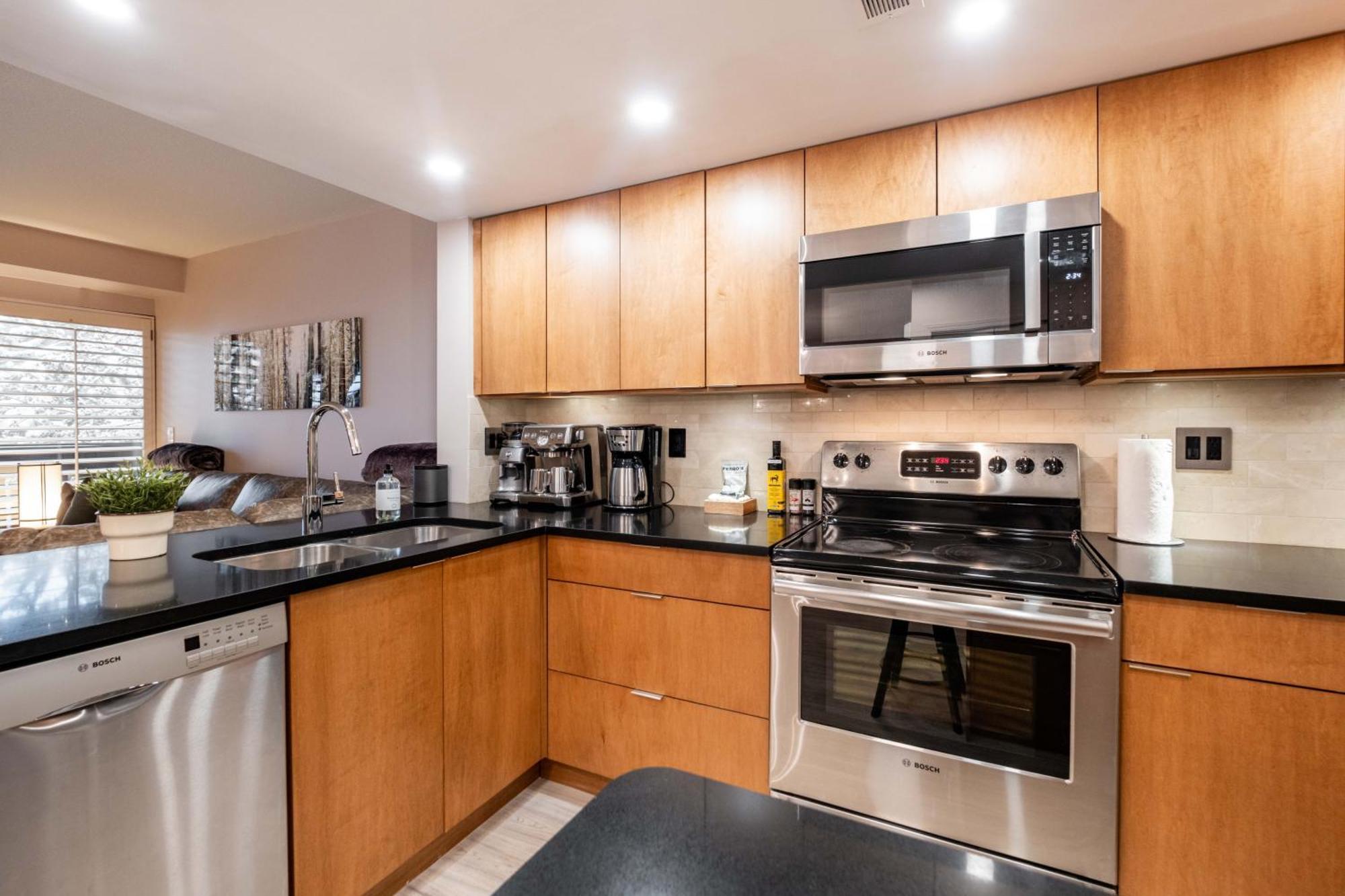 Sunpath By Outpost Whistler Villa Екстериор снимка