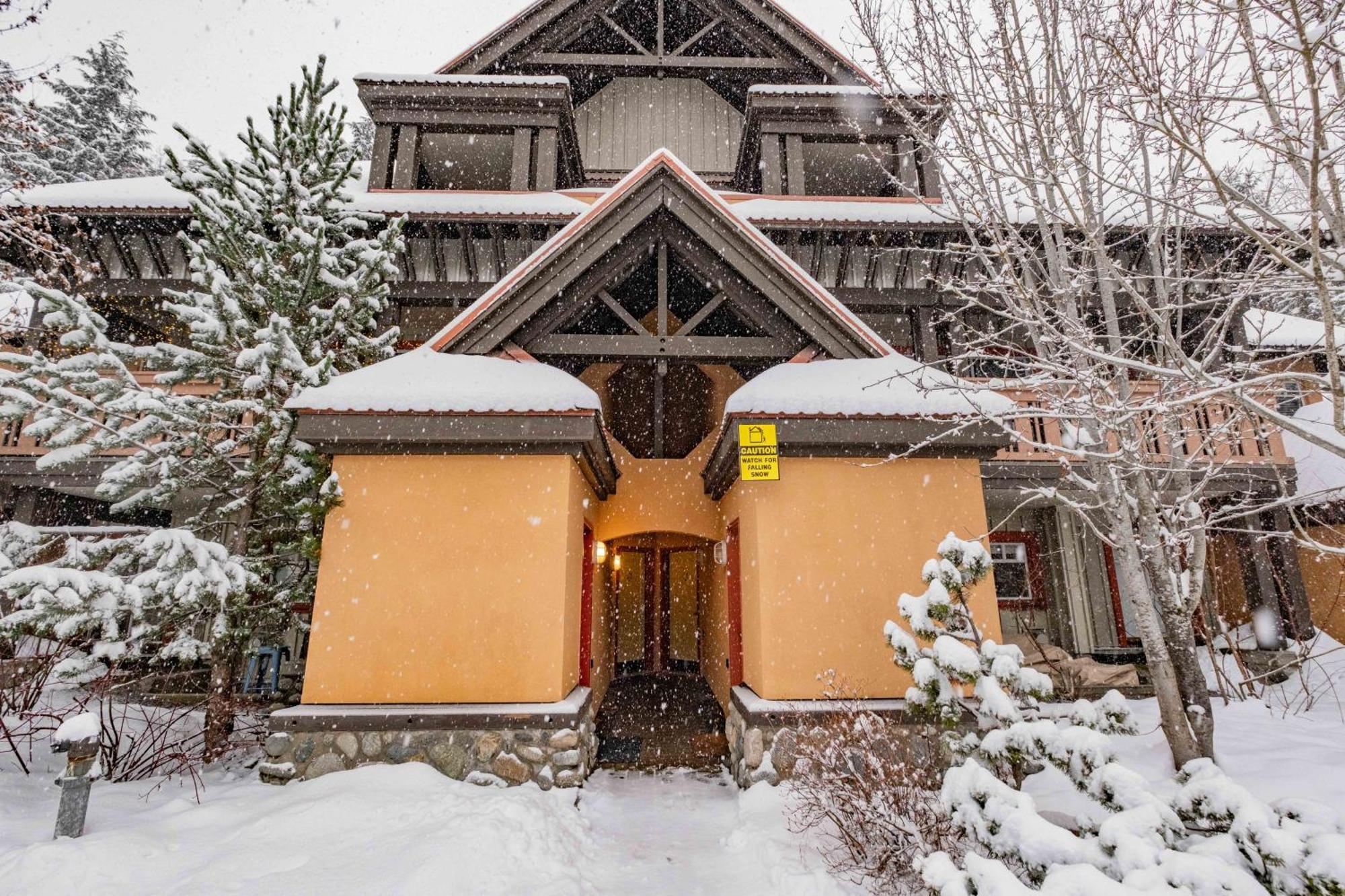 Sunpath By Outpost Whistler Villa Екстериор снимка