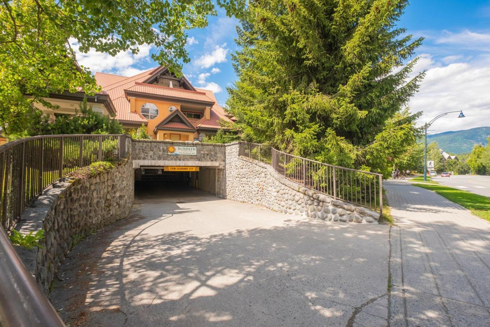 Sunpath By Outpost Whistler Villa Екстериор снимка