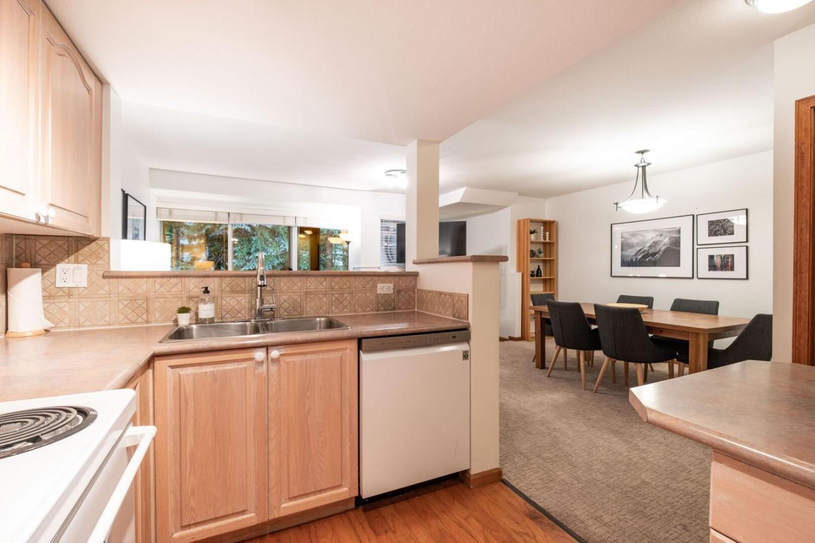 Sunpath By Outpost Whistler Villa Екстериор снимка